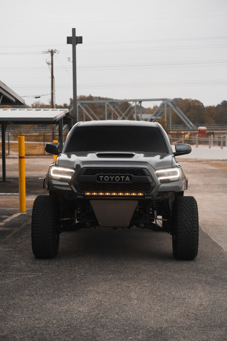 Front view of a truck with a RFT lightbar installed on the grill.