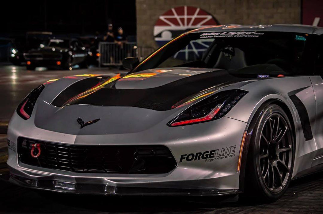 Front end of a C7 Corvette with Concept Sidemarkers installed.