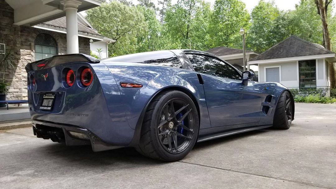 Rear three quarters view of a C6 Corvette with Concept SMD Sidemarkers installed.