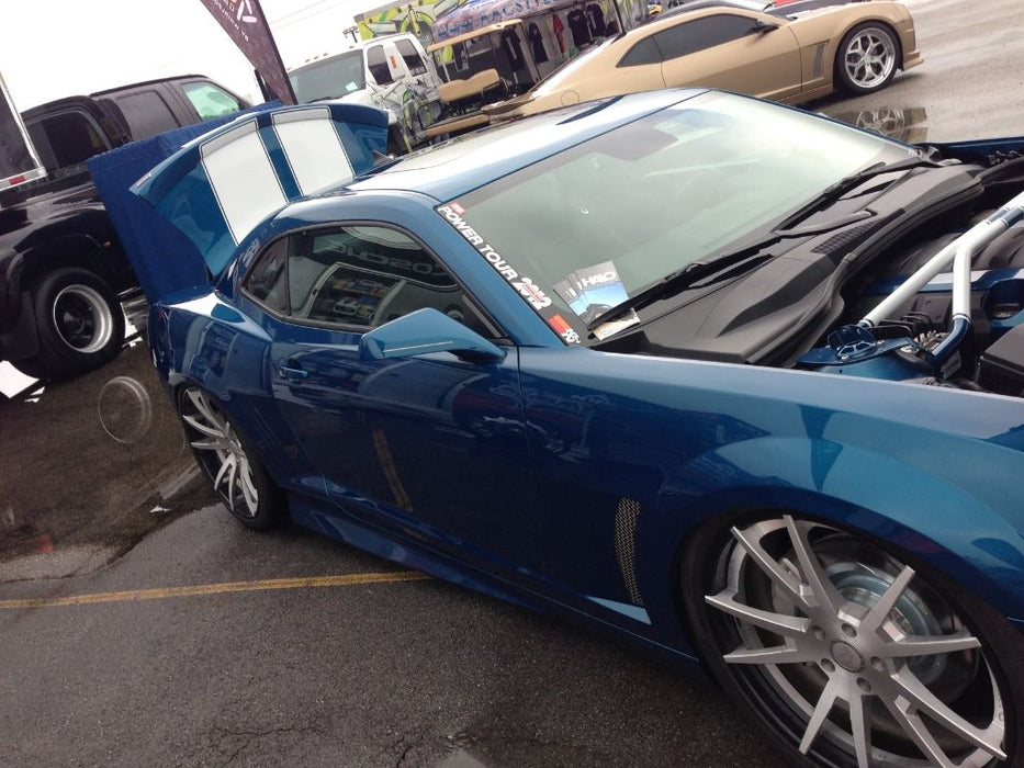Chevrolet Camaro with Concept Side Mirrors installed.