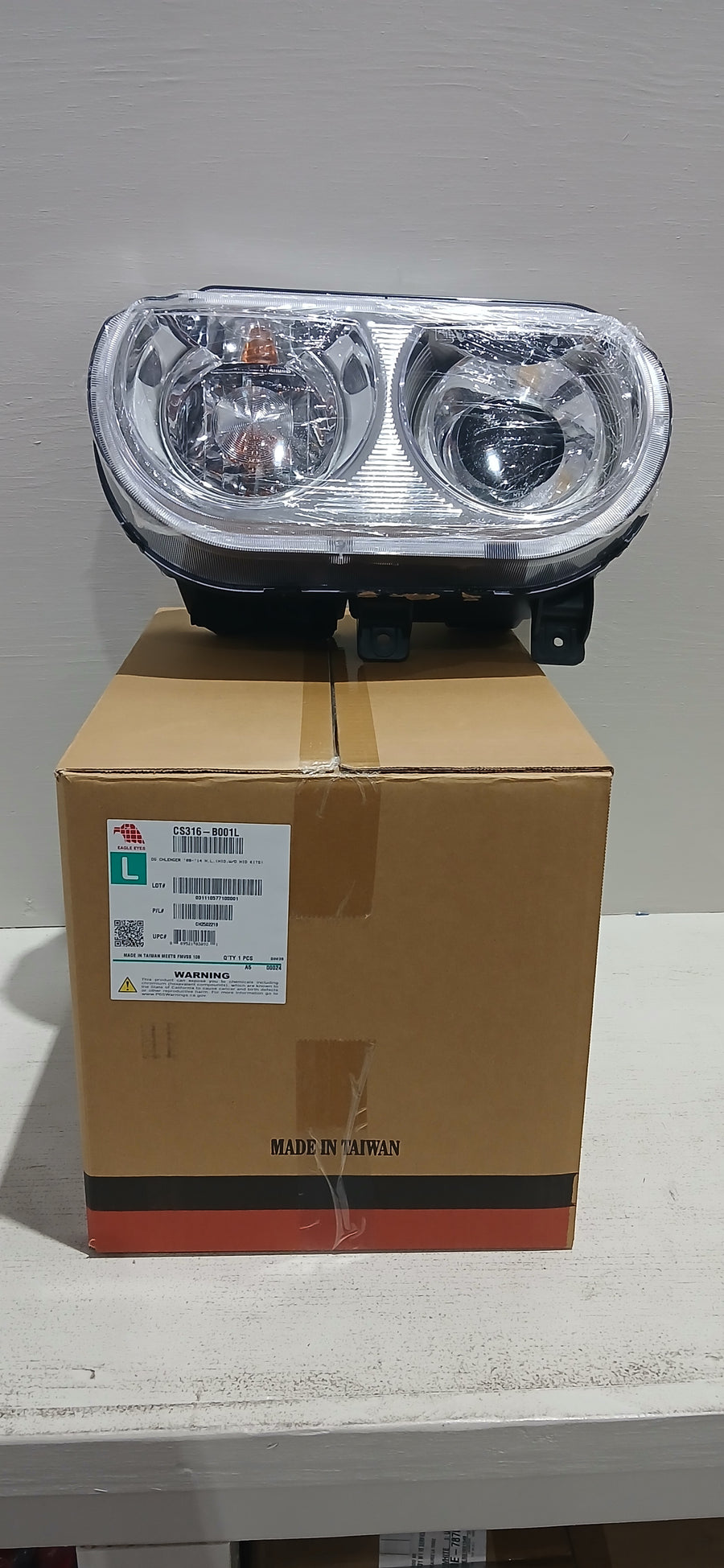 08-13 DG CHALLNGR SRT HL-R | ORACLE Outlet | GRADE B