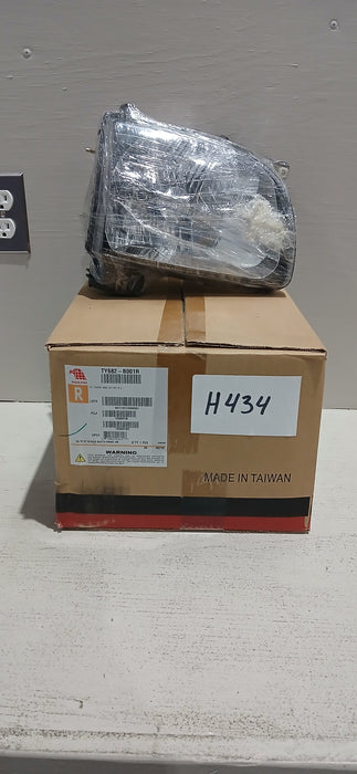 TY TACMA 2WD 01-04 H.L. | ORACLE Outlet | GRADE B