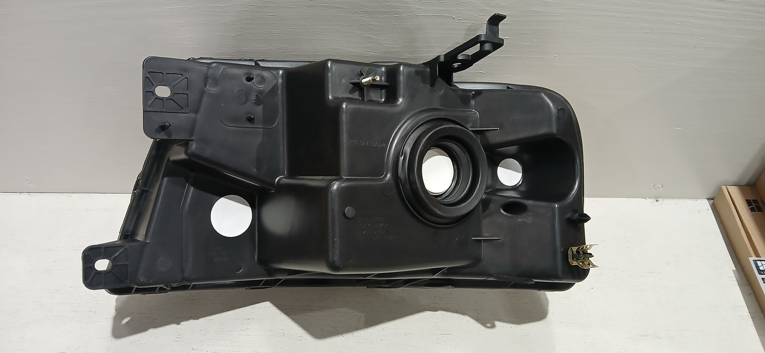 04-08 F-150 HL BLACK HOUSING R | ORACLE Outlet | GRADE B