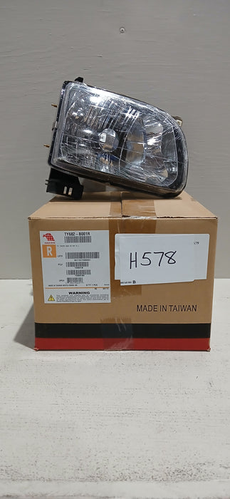 TY TACMA 2WD 01-04 H.L. | ORACLE Outlet | GRADE A