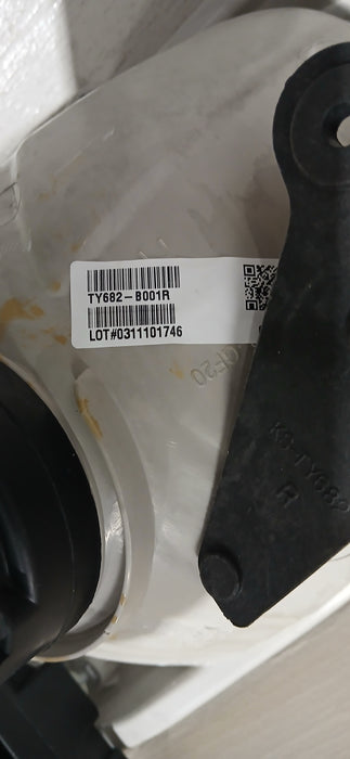 TY TACMA 2WD 01-04 H.L. | ORACLE Outlet | GRADE A