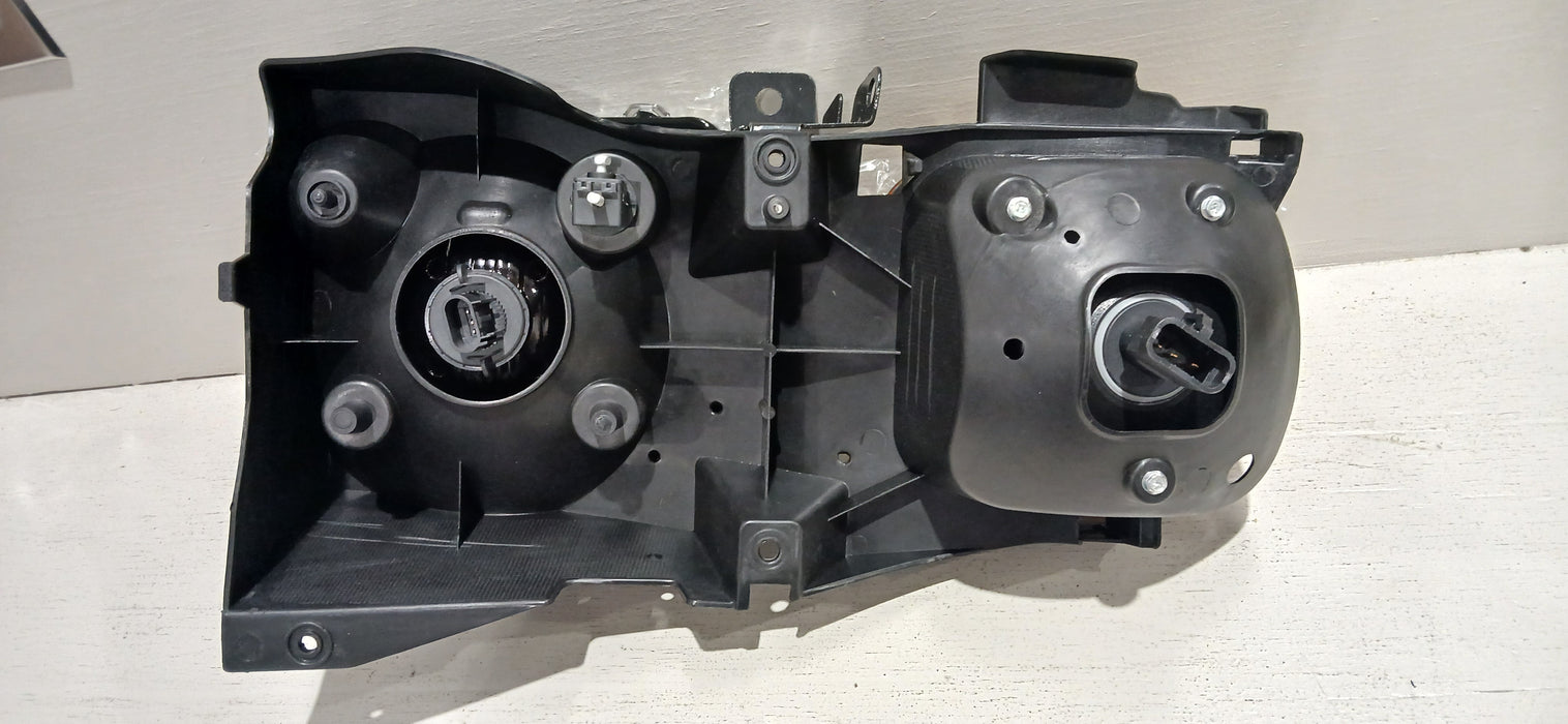2006-2009 Hummer H3 Headlight - Right | ORACLE Outlet | GRADE B