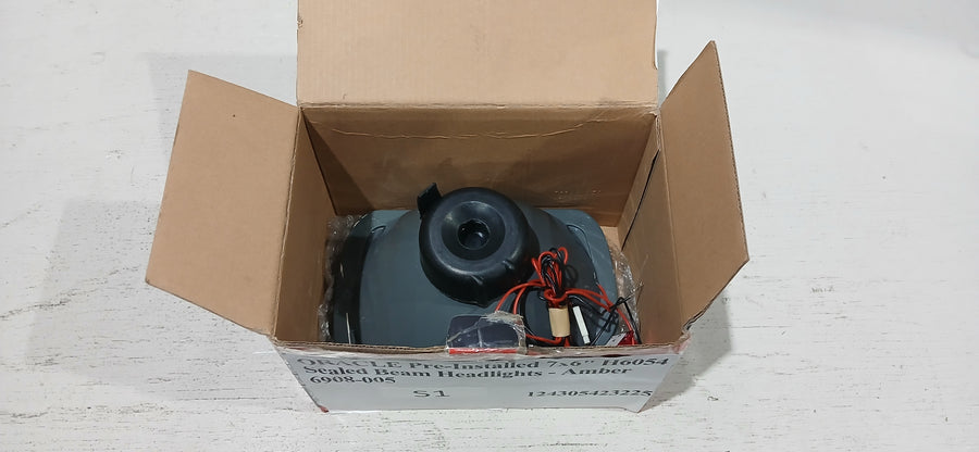 Pre-Installed 7x6" H6054 Sealed Beam Headlights - Amber 6908-005 | ORACLE Outlet | GRADE B