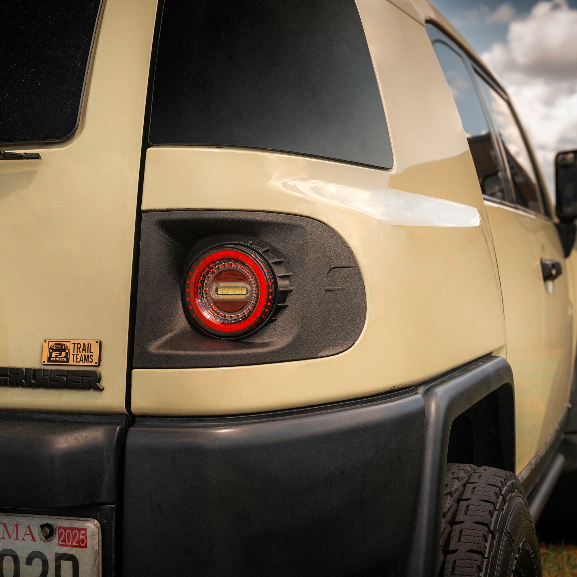 Flush Mount LED Tail Lights for 2007–2014 Toyota FJ Cruiser