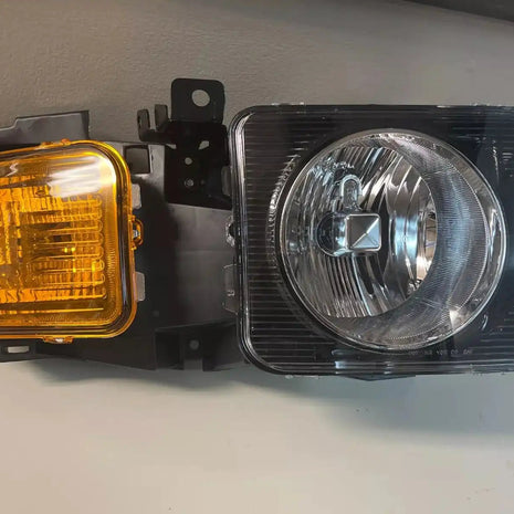 NEW Eagle Eyes 2006-2010 Hummer H3 Passenger Headlight Assembly - GM382-B001R