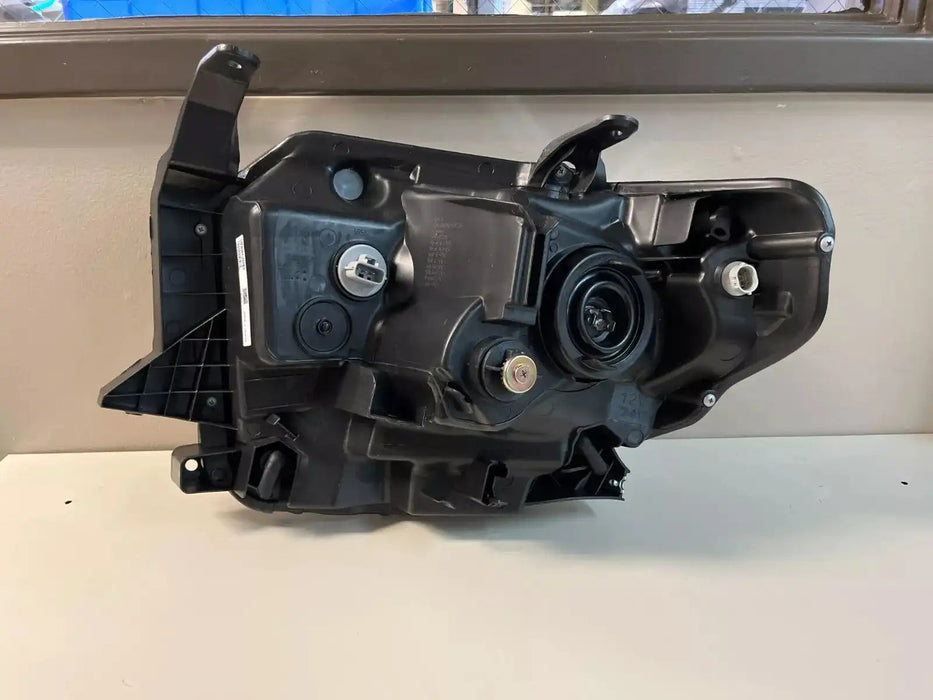 NEW Eagle Eye 2014-2015 Toyota Tundra Passenger Side Head Light - TY1240-B001R | ORACLE Outlet | GRADE B
