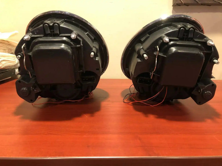 USED 2005-2008 Mini Cooper HEADLIGHTS WITH WHITE PLASMA HALOS 7103-051 | ORACLE Outlet | GRADE C