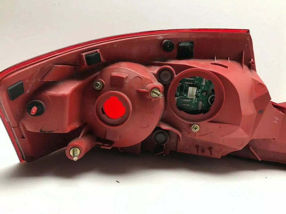 03-05 INFINITI G35 COUPE RIGHT PASSENGER TL REAR OEM FACTORY MADE IN JAPAN | ORACLE Outlet | GRADE B