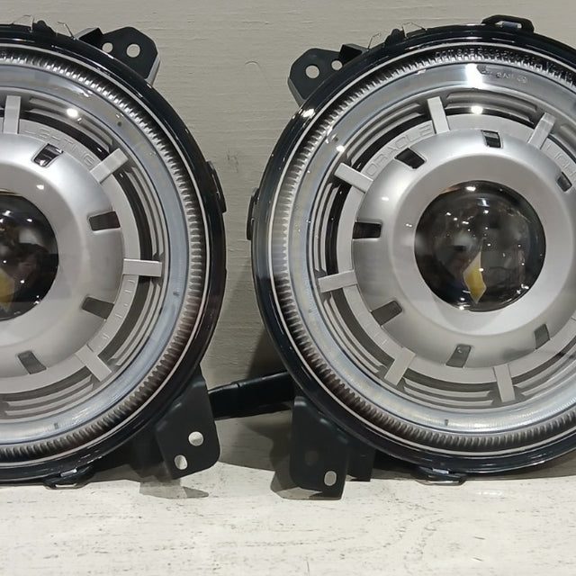 Oculus Bi-LED Projector Headlights for Jeep JL / JT - Satin Silver | ORACLE Outlet | GRADE B