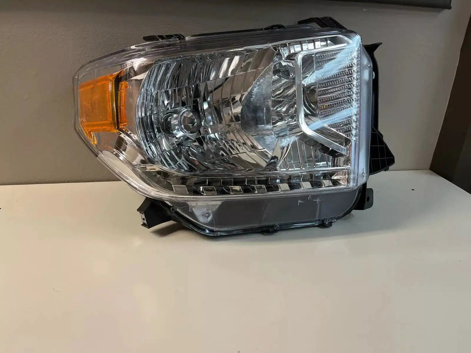 NEW Eagle Eye 2014-2015 Toyota Tundra Passenger Side Head Light - TY1240-B001R | ORACLE Outlet | GRADE B