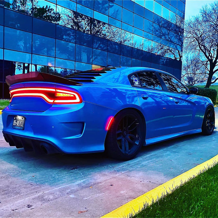 Rear view of charger with sidemarkers on